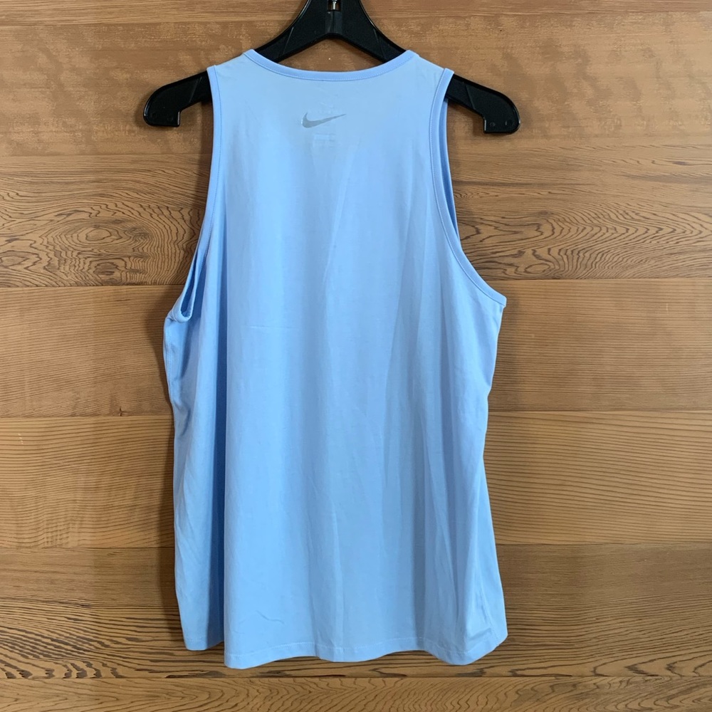 NWT NIKE Tee Dri-Fit Cotton Athletic Cut Size Medium - Picture 2 of 2